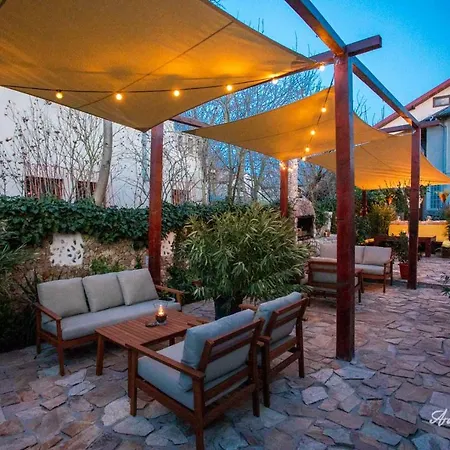 Casa De La Mare Guest house