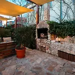 Casa De La Mare Guest house